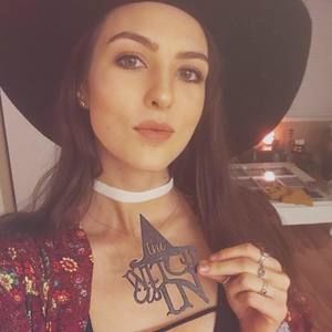 Meet your Posher, Alexandrea